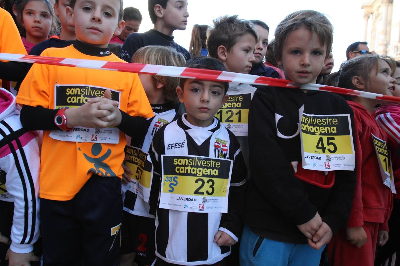 Los pequeños también disfrutan de la San Silvestre de Cartagena