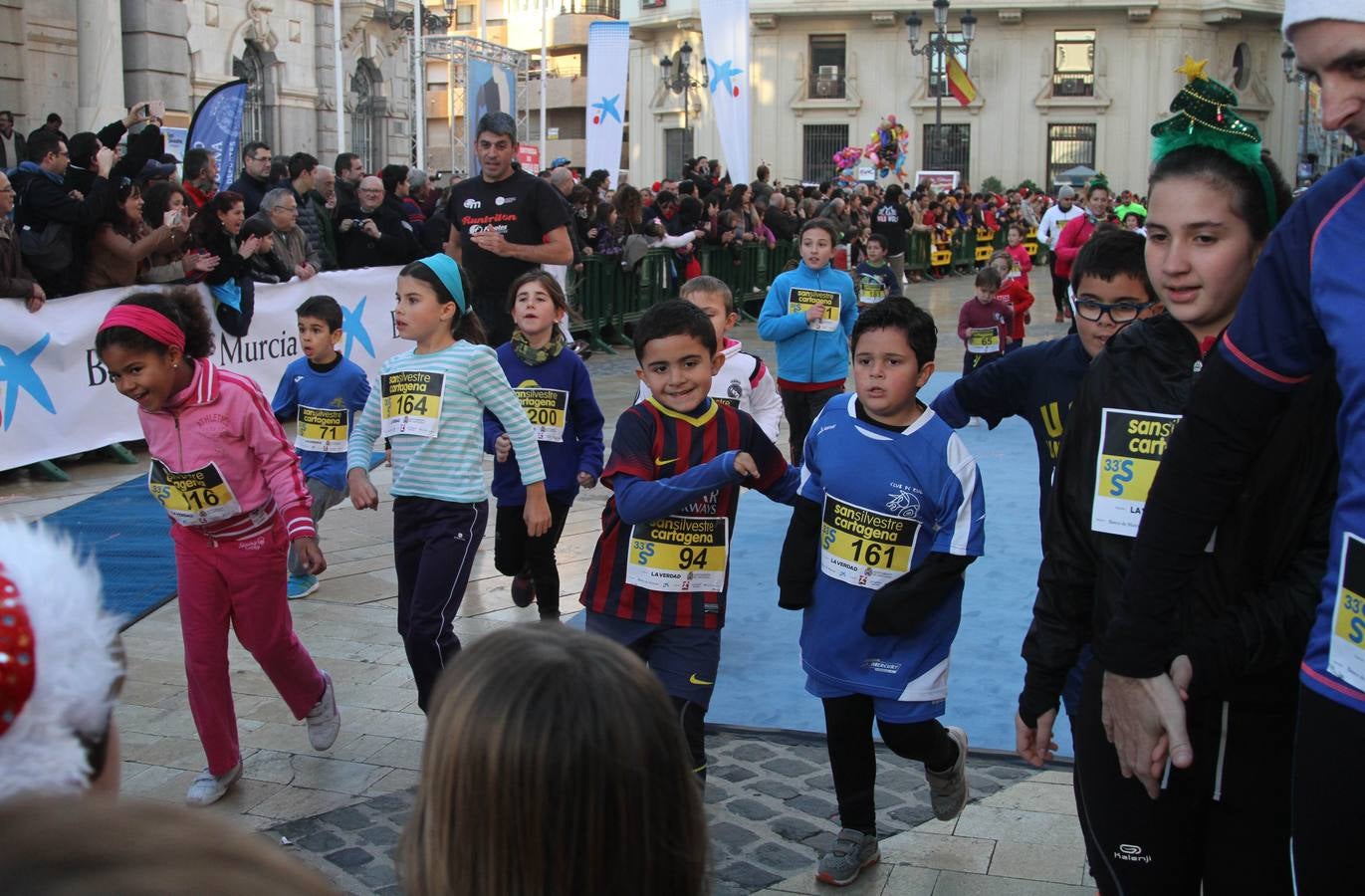 Los pequeños también disfrutan de la San Silvestre de Cartagena