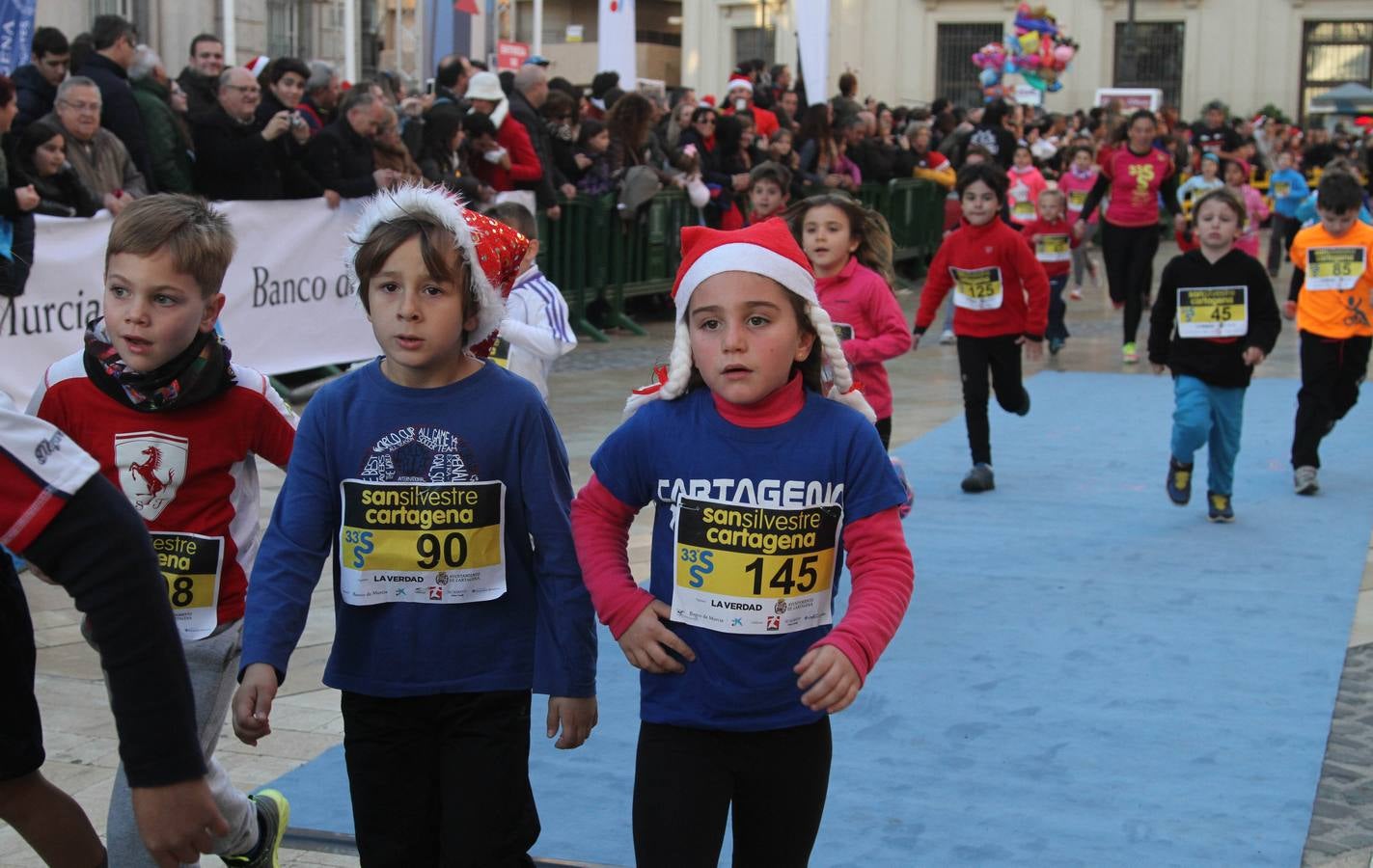 Los pequeños también disfrutan de la San Silvestre de Cartagena