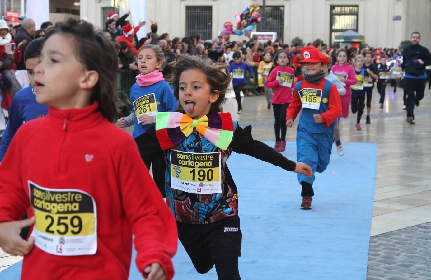 Los pequeños también disfrutan de la San Silvestre de Cartagena