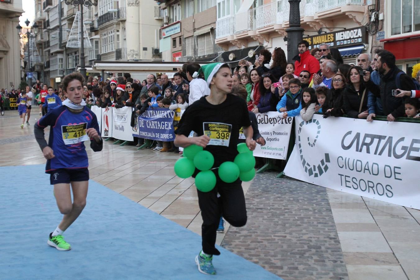 Los pequeños también disfrutan de la San Silvestre de Cartagena