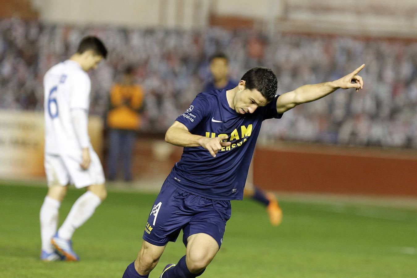 El UCAM Murcia, campeón de invierno tras vencer a El Palo (2-0)