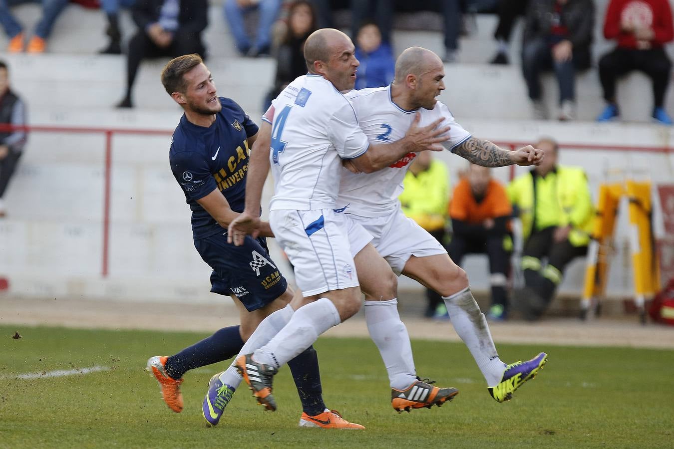 El UCAM Murcia, campeón de invierno tras vencer a El Palo (2-0)