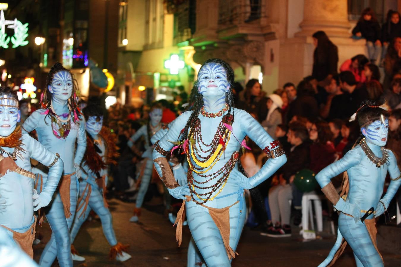 Miles de niños llenan el centro de Murcia para ver la Cabalgata de los Reyes Magos