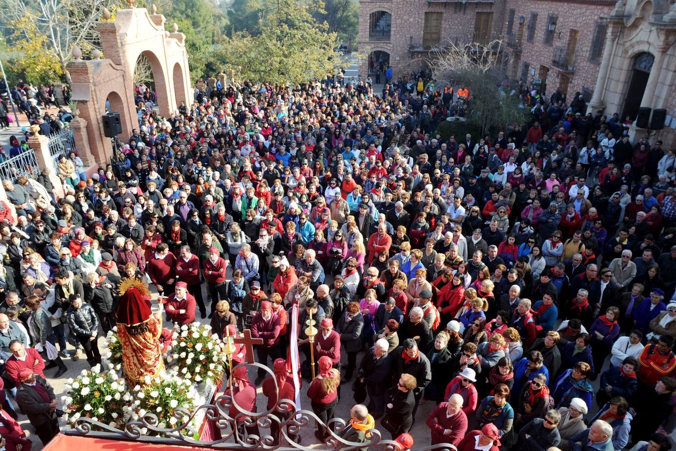 Santa Eulalia regresa a su ermita junto a 13.000 personas