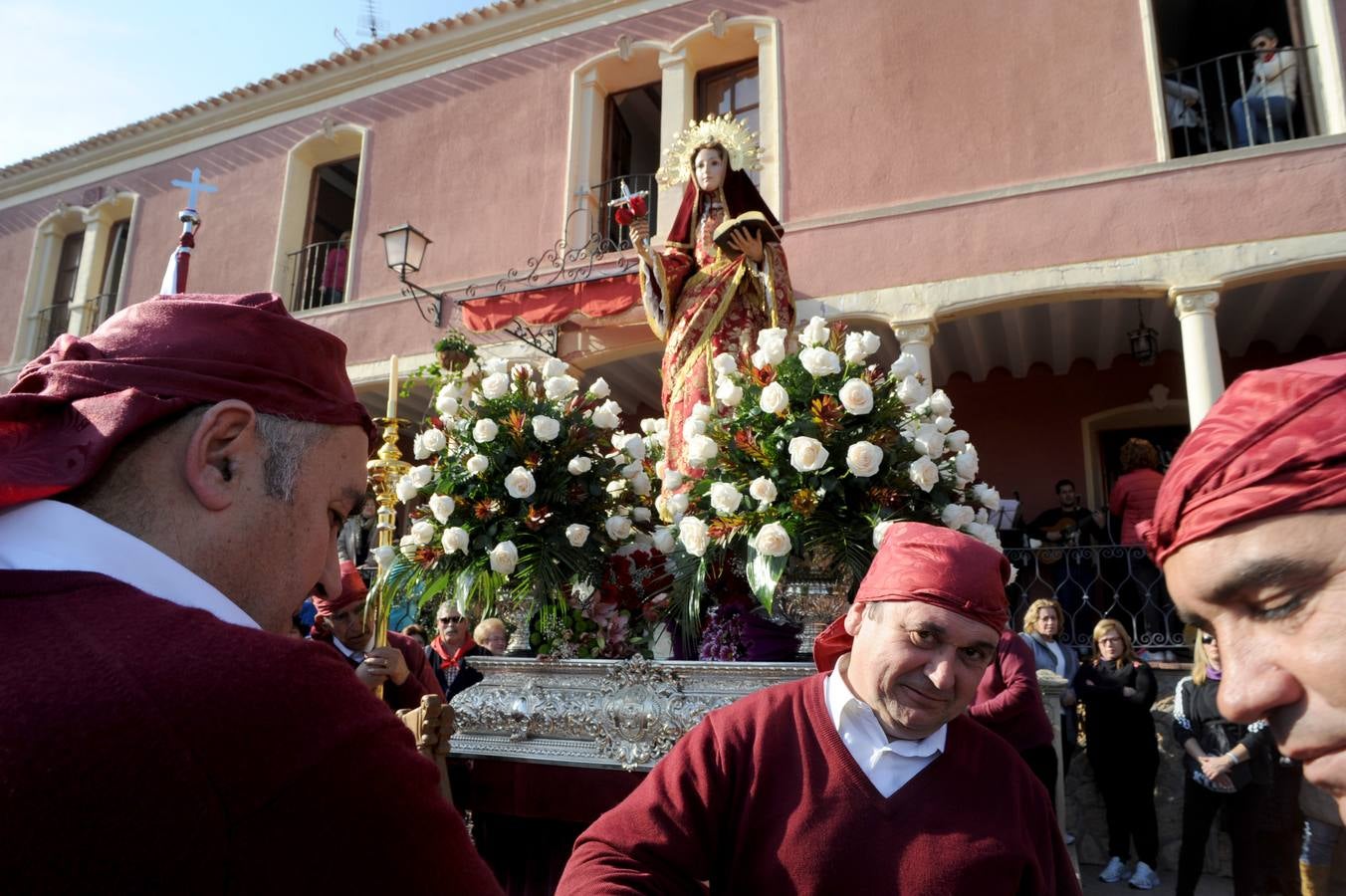 Santa Eulalia regresa a su ermita junto a 13.000 personas