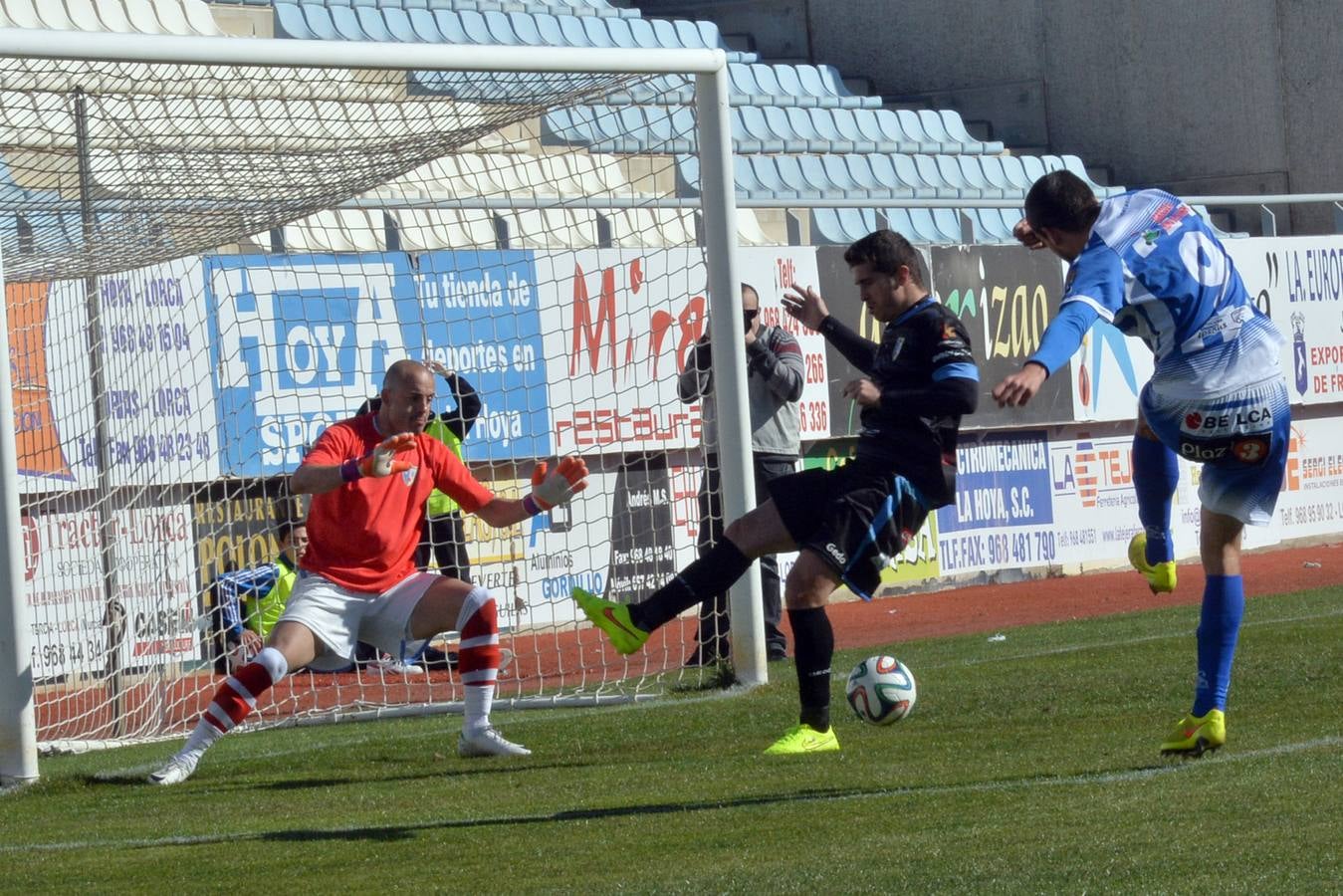 El fantasma del descenso se pasea por el Artés (0-1)