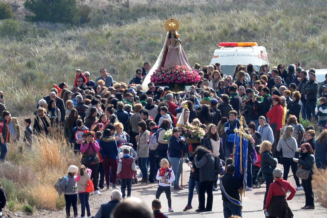 La Hoya se echa al monte con la Virgen de la Salud