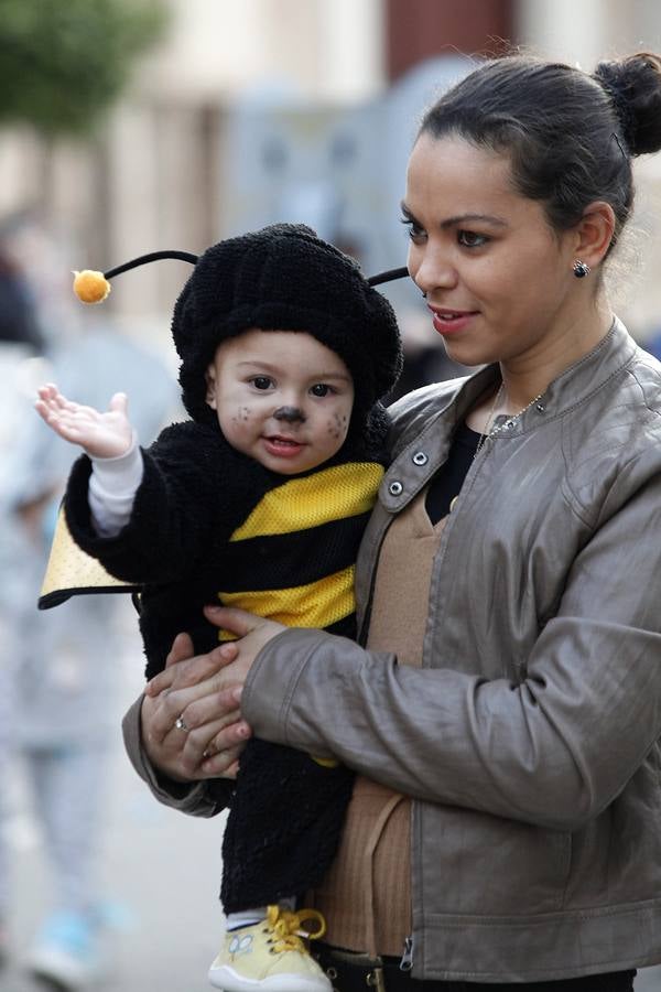 El Carnaval del barrio de El Carmen sacó a cientos de vecinos a las calles