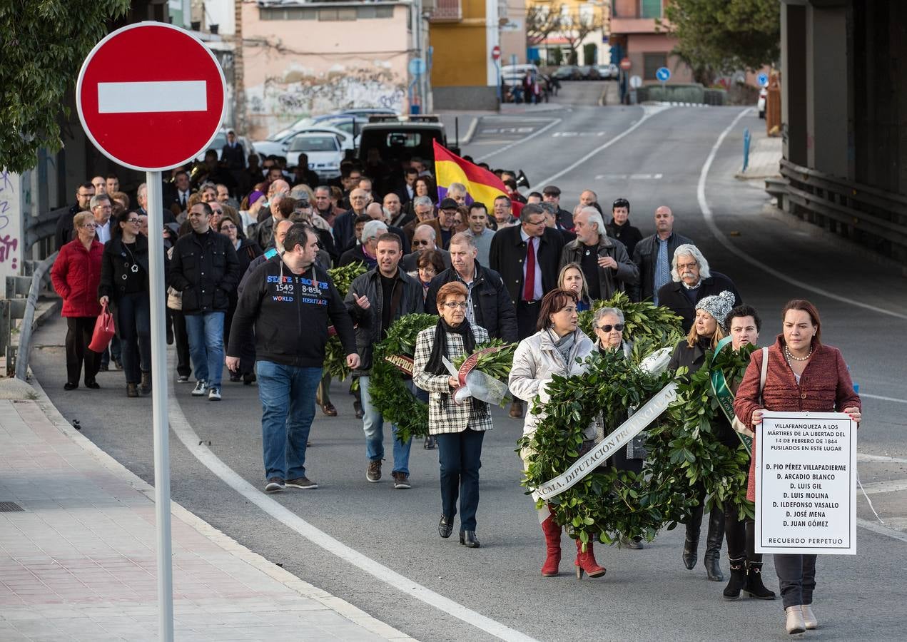 La procesión cívica de Villafranqueza recuerda a los Mártires de la Libertad