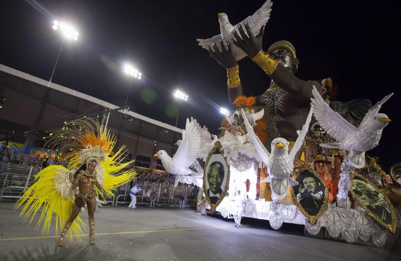 Locura carnavalera en Brasil