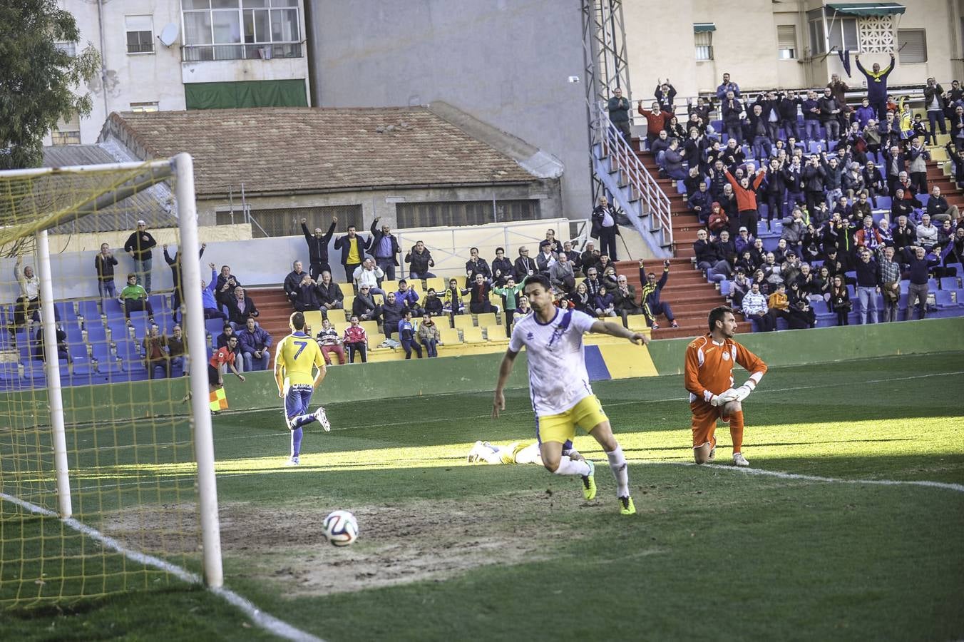 Goleada del Orihuela a un alicaído Torrevieja