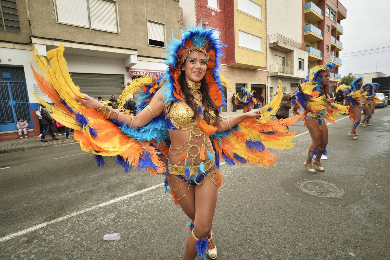 Pablo Iglesias y La Pantoja bailan en Cabezo de Torres