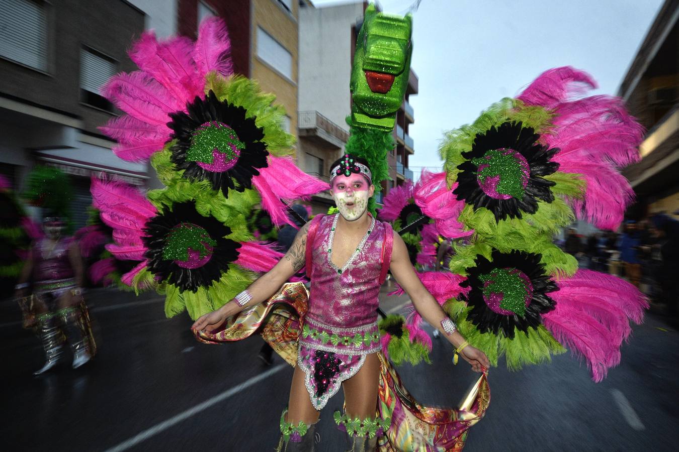 Pablo Iglesias y La Pantoja bailan en Cabezo de Torres