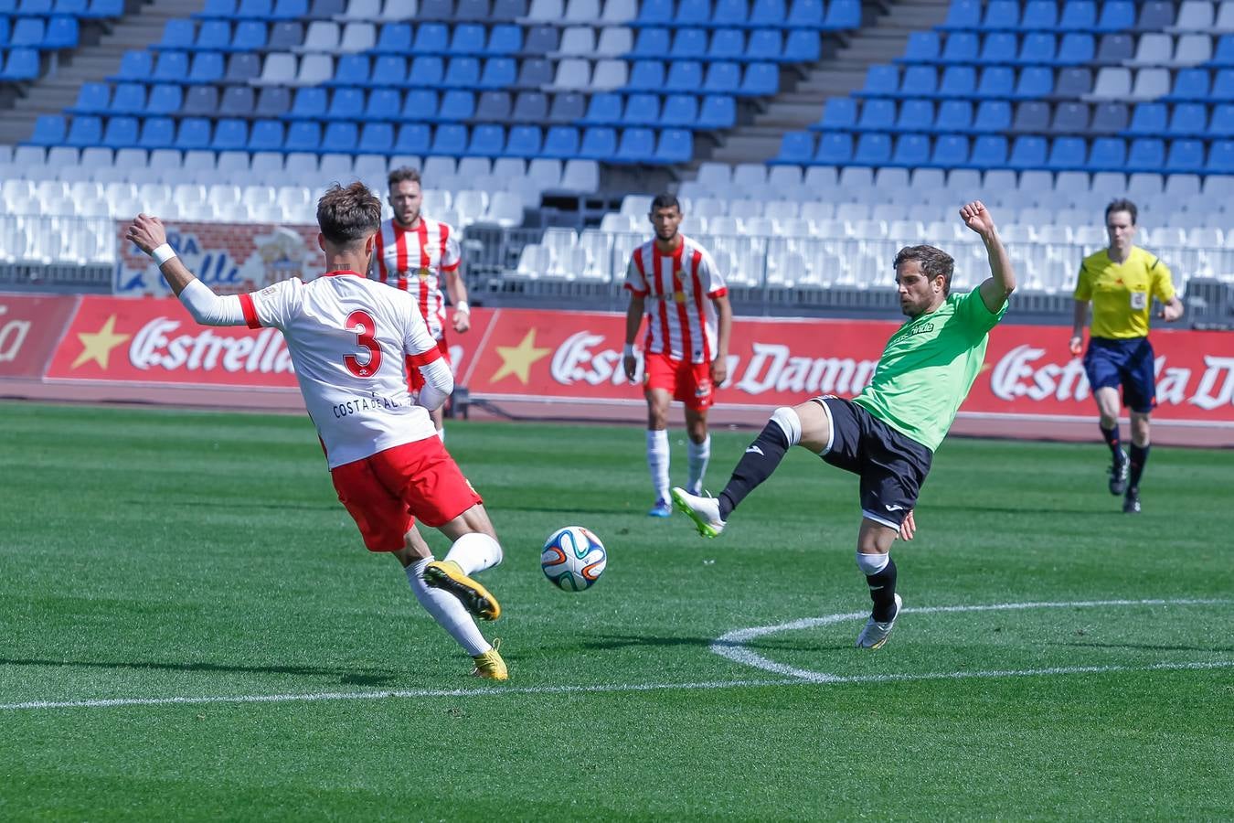 El Almería B se impone a un Cartagena digno (2-0)