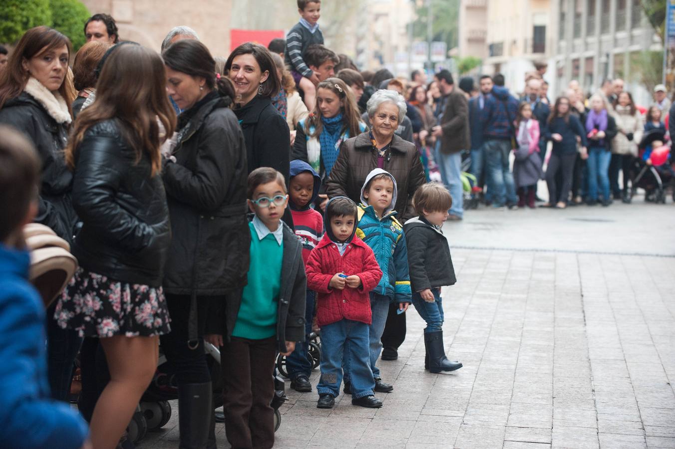 La Procesión del Ángel recorre las calles de la capital