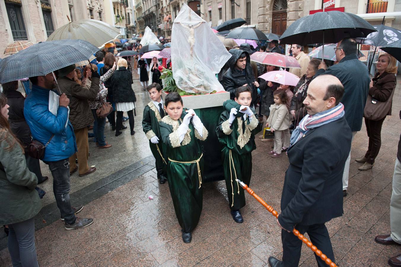 La Procesión del Ángel recorre las calles de la capital