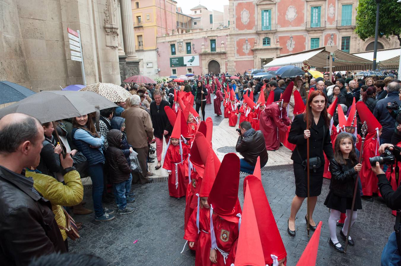 La Procesión del Ángel recorre las calles de la capital