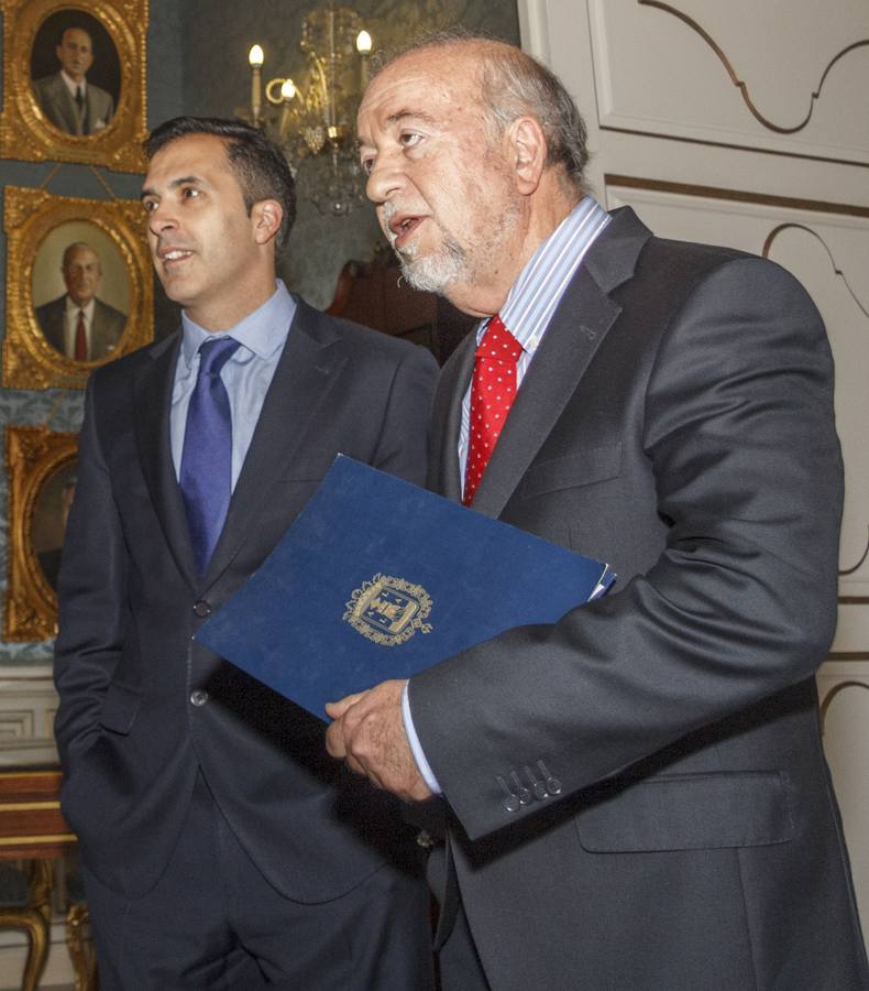 Acto de Miguel Valor en el Ayuntamiento de Alicante