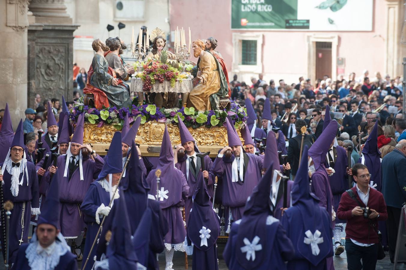 El morado toma el Viernes Santo murciano