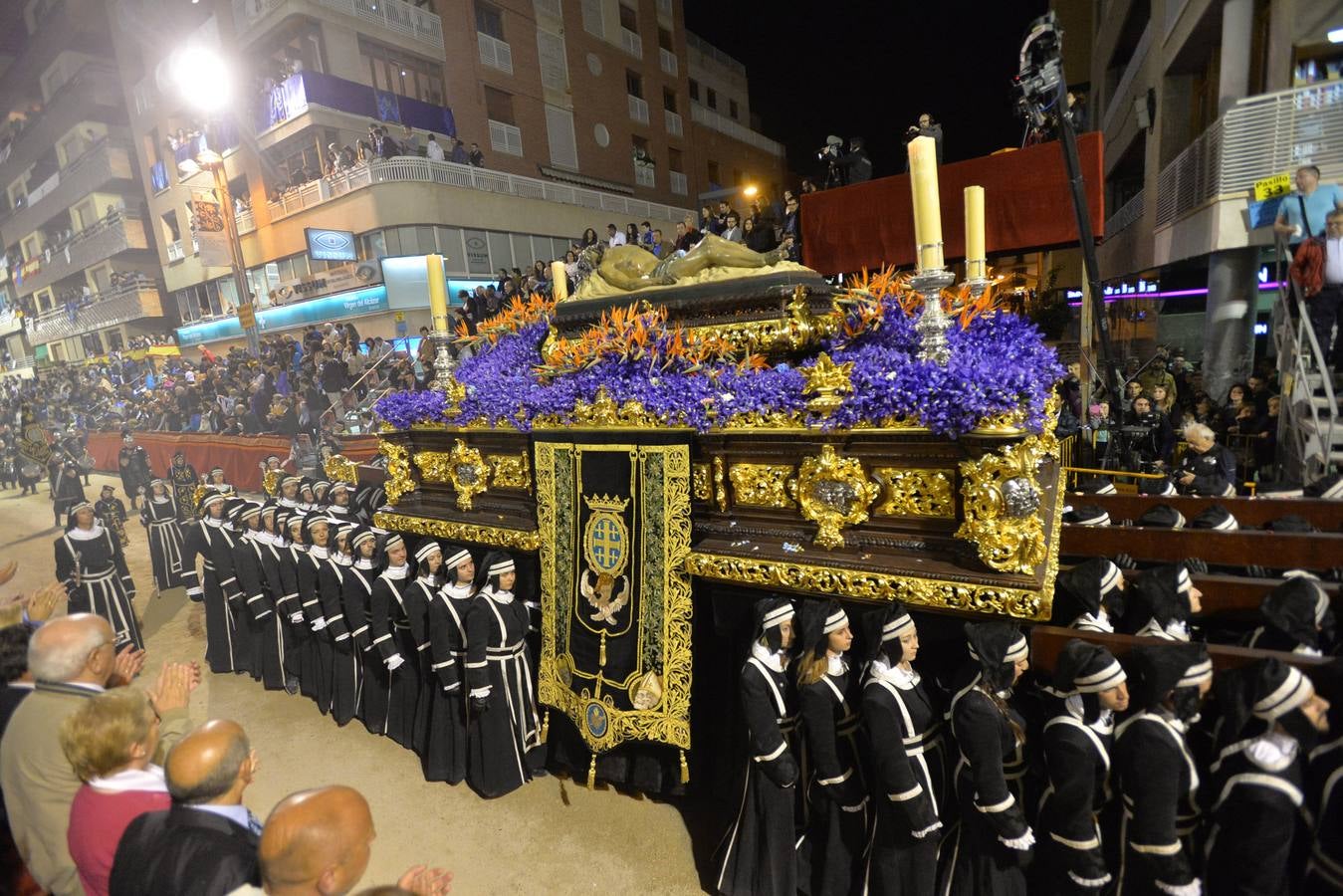 Fulgor blanco y azul en Lorca