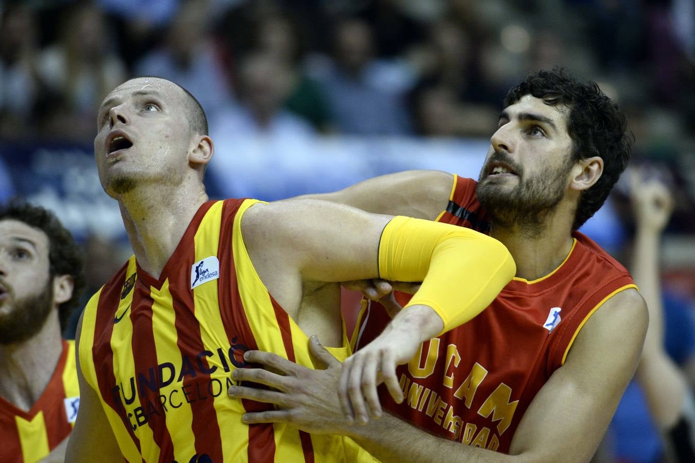 El UCAM Murcia pierte ante el FC Barcelona por un espeso ataque (64-76)