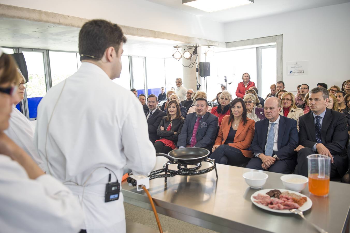 Buch visita la Escuela de Hostelería de Elche