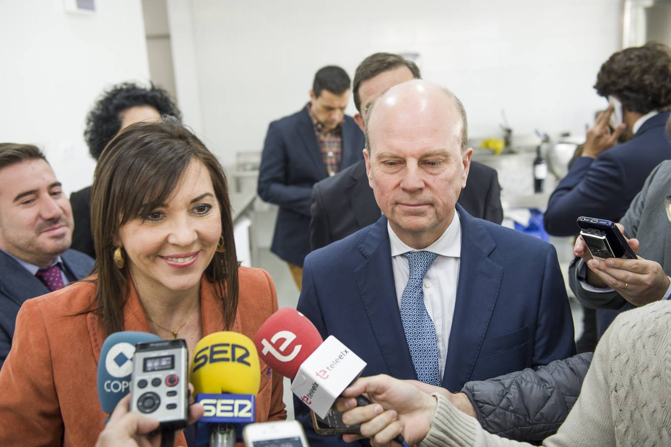 Buch visita la Escuela de Hostelería de Elche