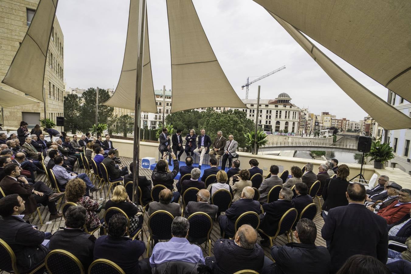 Fabra se reúne con los agricultores de la Vega Baja