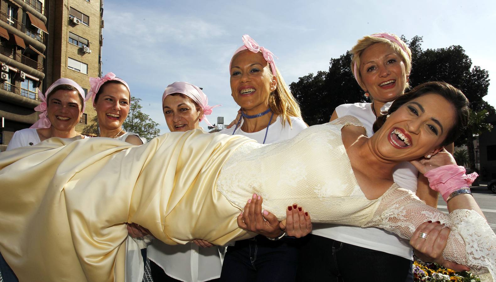 Novias en rosa contra el cáncer