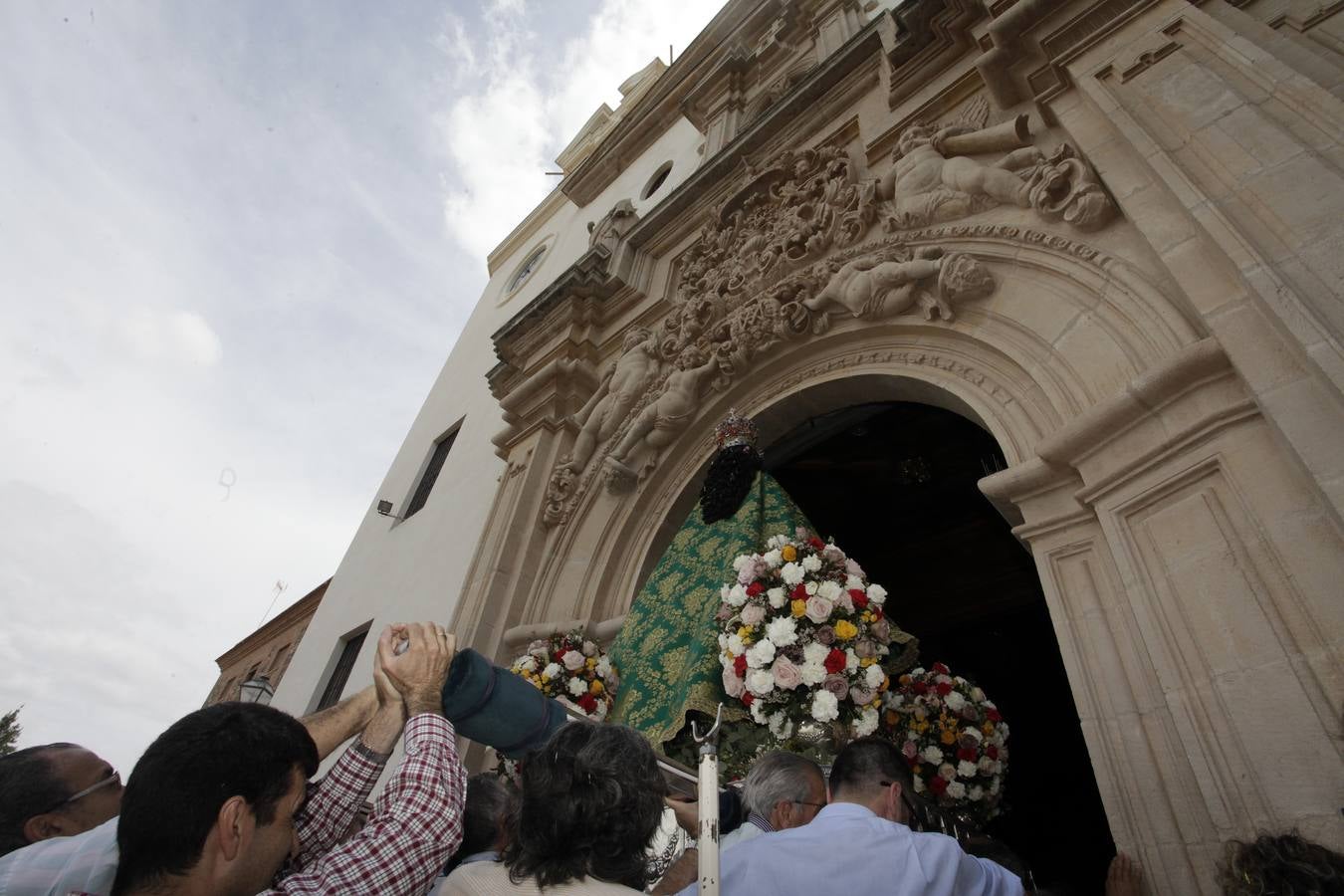 La Virgen de la Fuensanta regresa a su santuario de Algezares