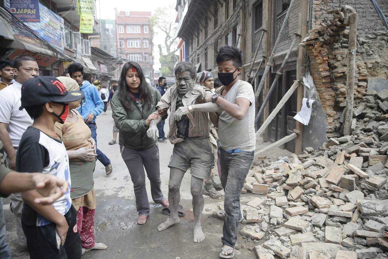 Pánico y dolor en Nepal tras un terremoto de 7,9 grados