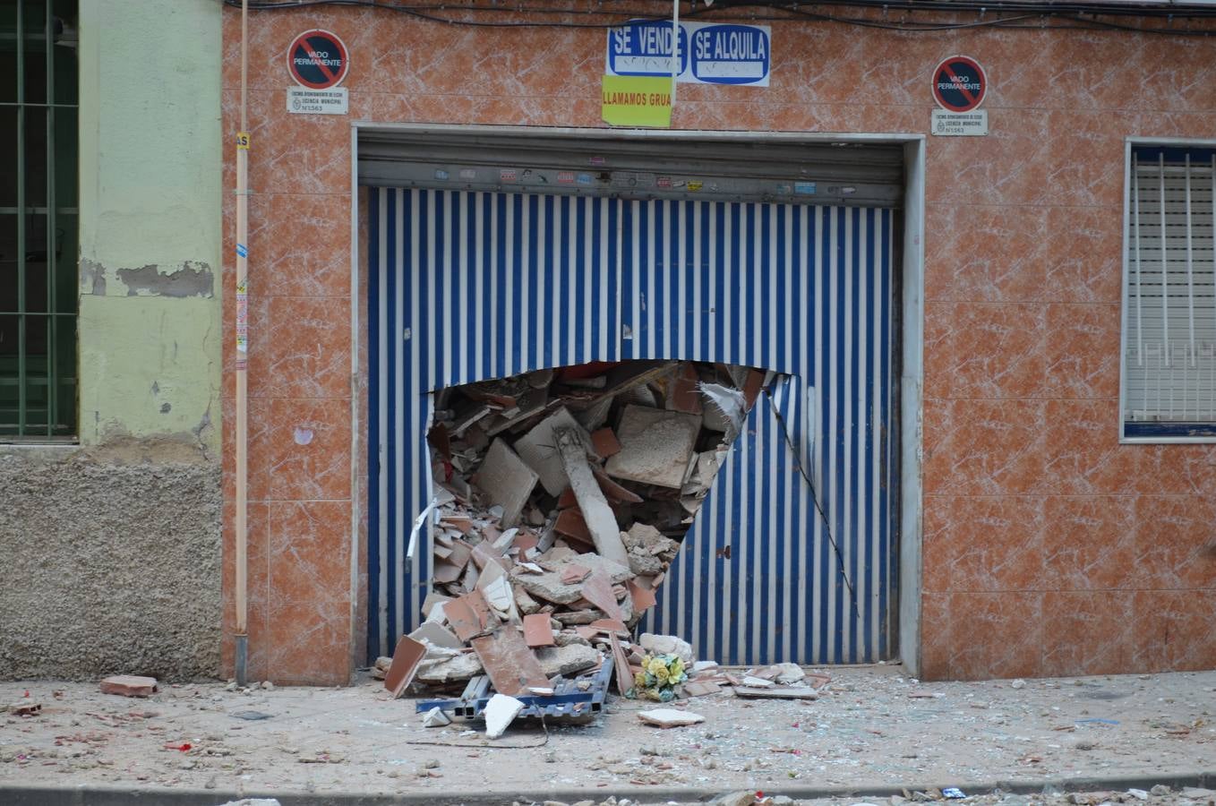 Cinco plantas de un edificio de Carrús se desploman sin causar víctimas