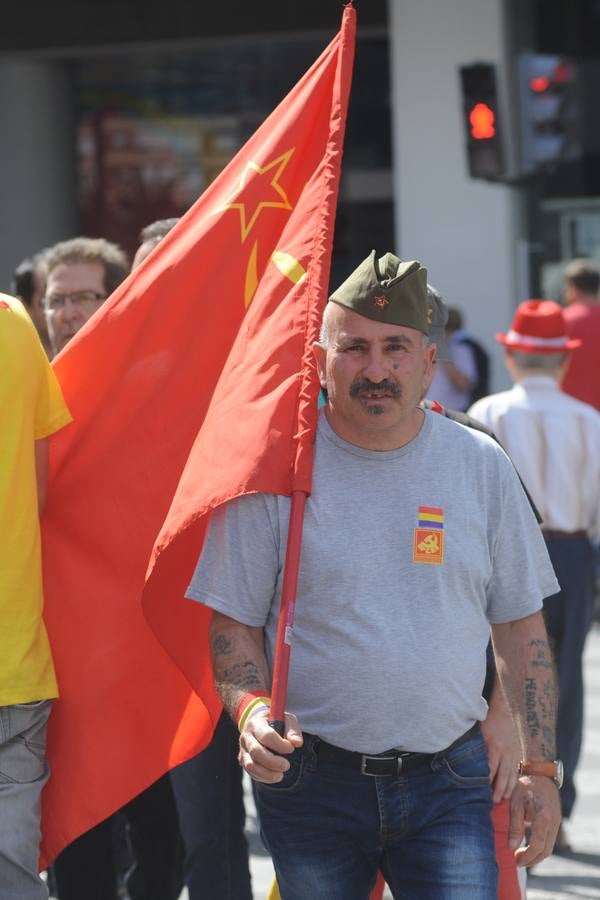 Centenares de personas advierten en Murcia al Gobierno de que «así no salimos de la crisis»