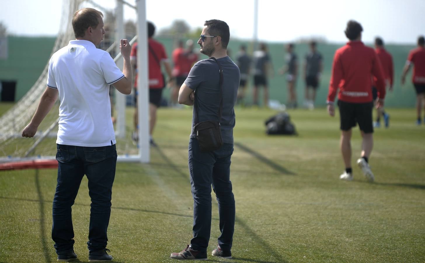 (30-04) Paco Belmonte el nuevo propietario del Cartagena llega al club prometiendo sanear las cuentas del Efesé y adquirir el 100% de las acciones del equipo, sólo si permanece en Seguna B.