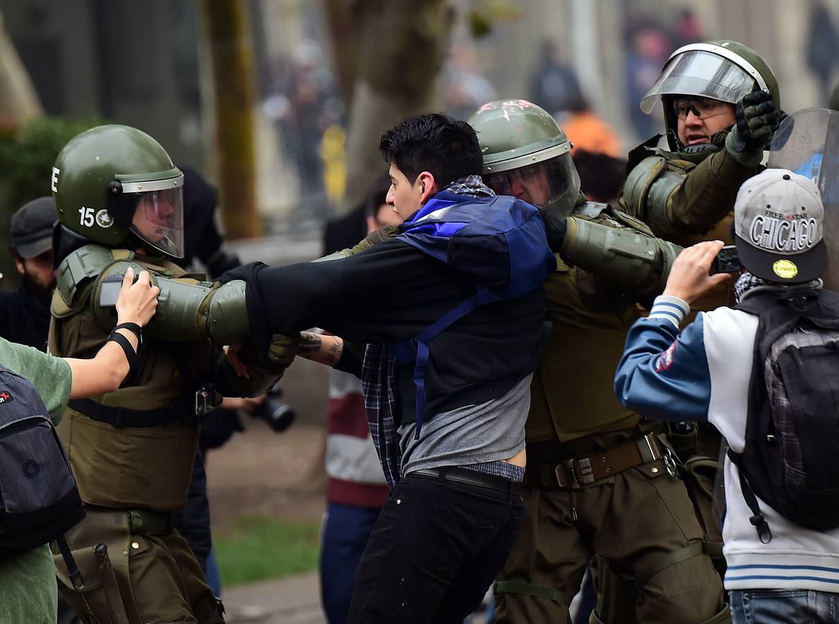 Estudiantes chilenos en pie de guerra