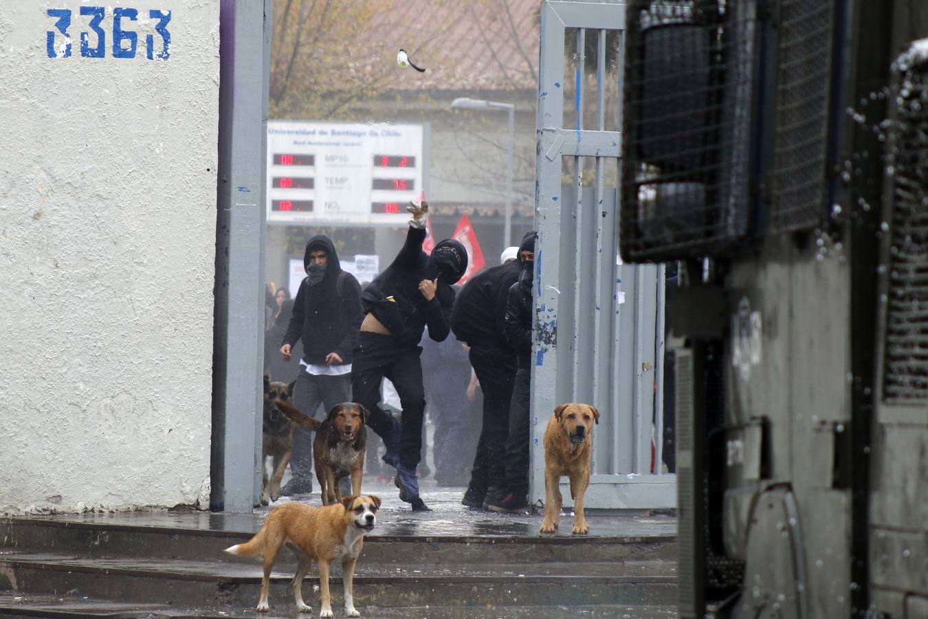 Estudiantes chilenos en pie de guerra