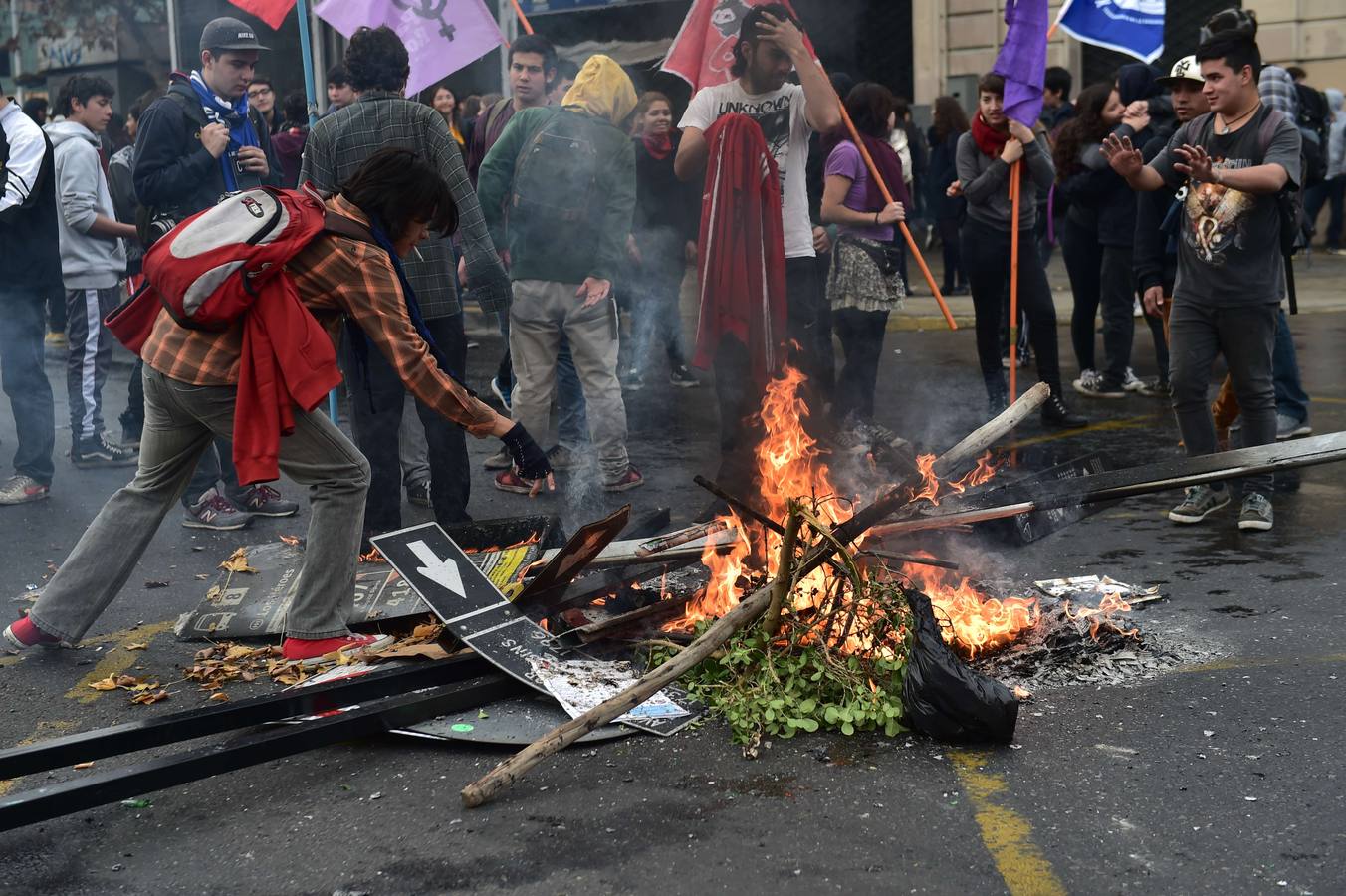 Estudiantes chilenos en pie de guerra