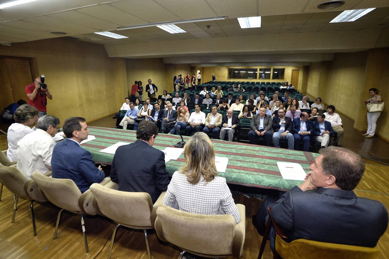 Entrega de actas a los diputados electos en Murcia