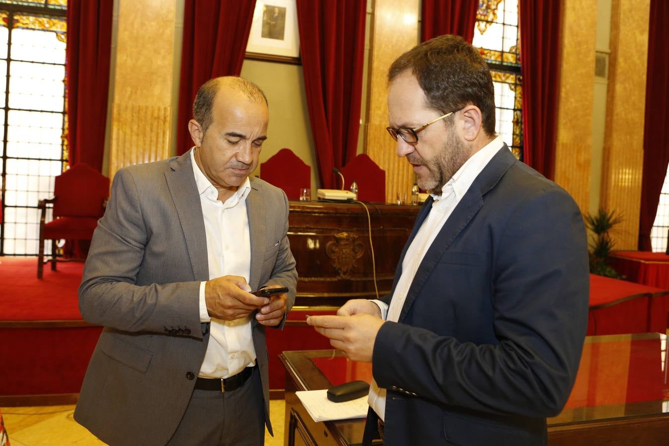 El Pleno de los abrazos