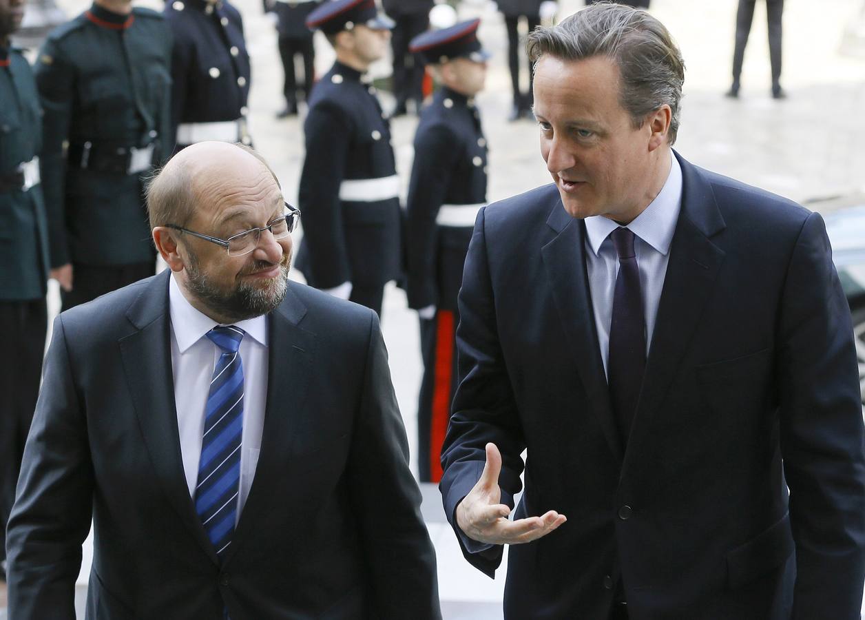 Martin Schultz, presidente de la Comisión Europea, y David Cameron, primer ministro británico.