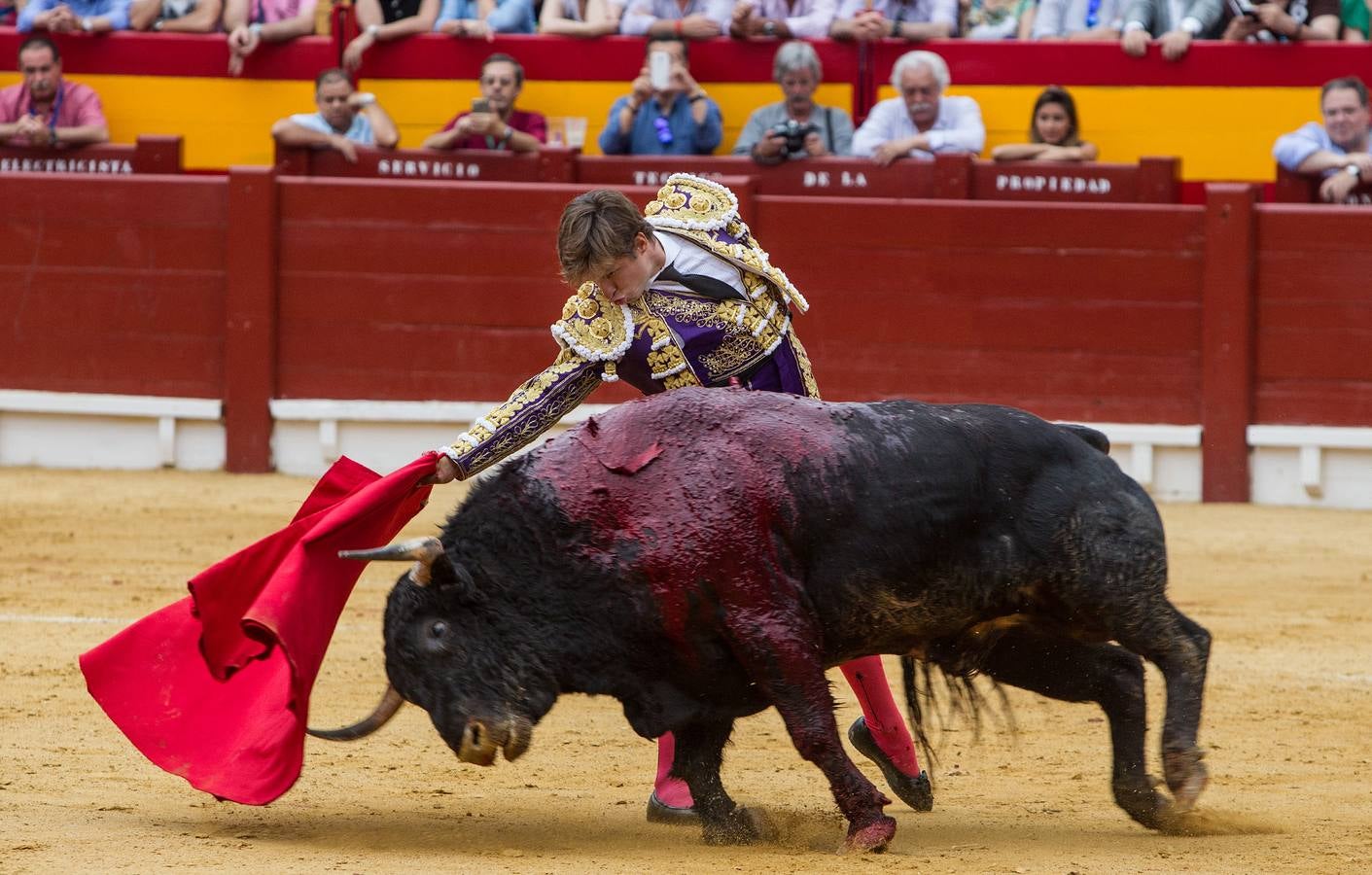 El Juli y Talavante abren la Puerta Grande