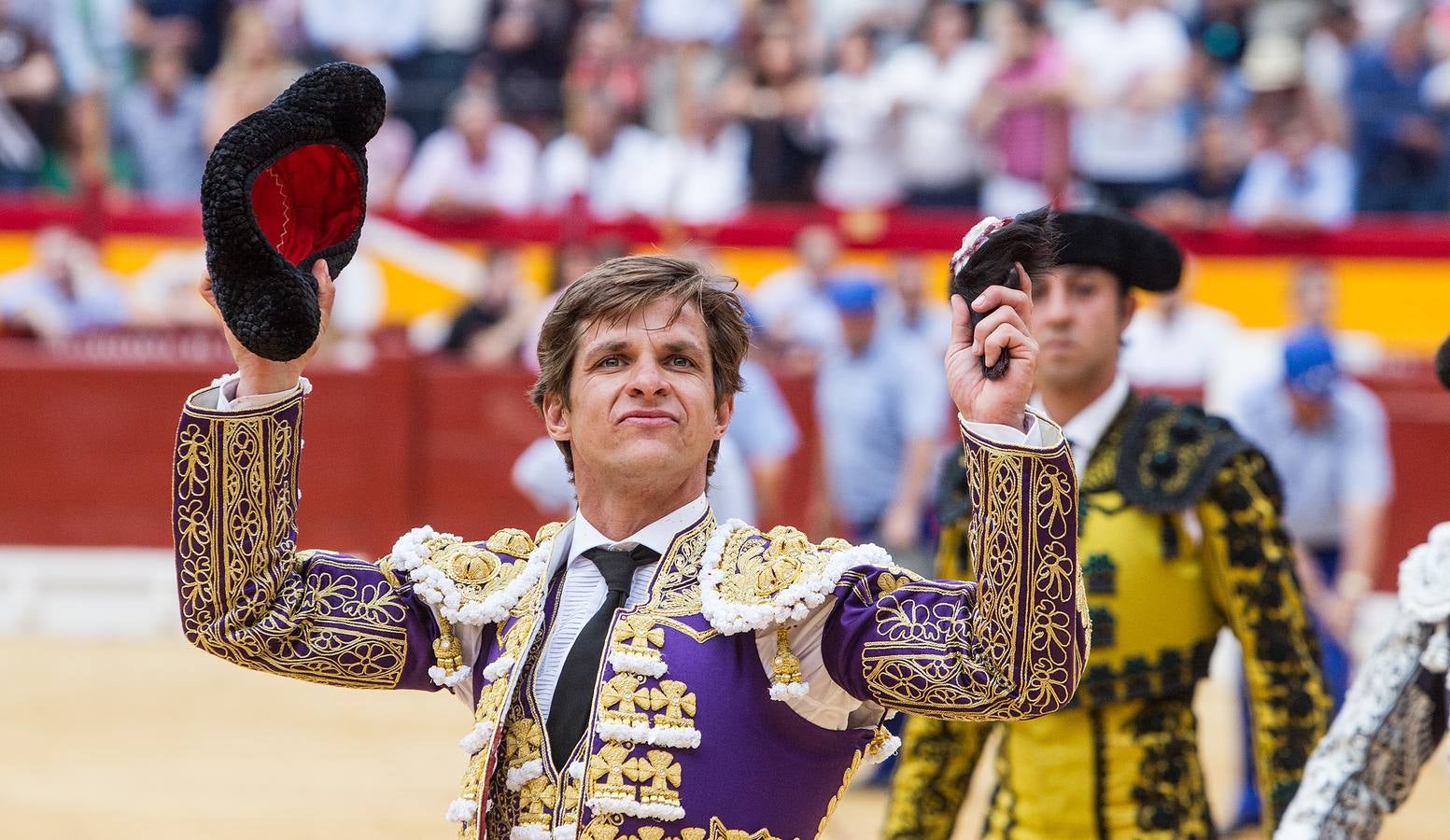 El Juli y Talavante abren la Puerta Grande