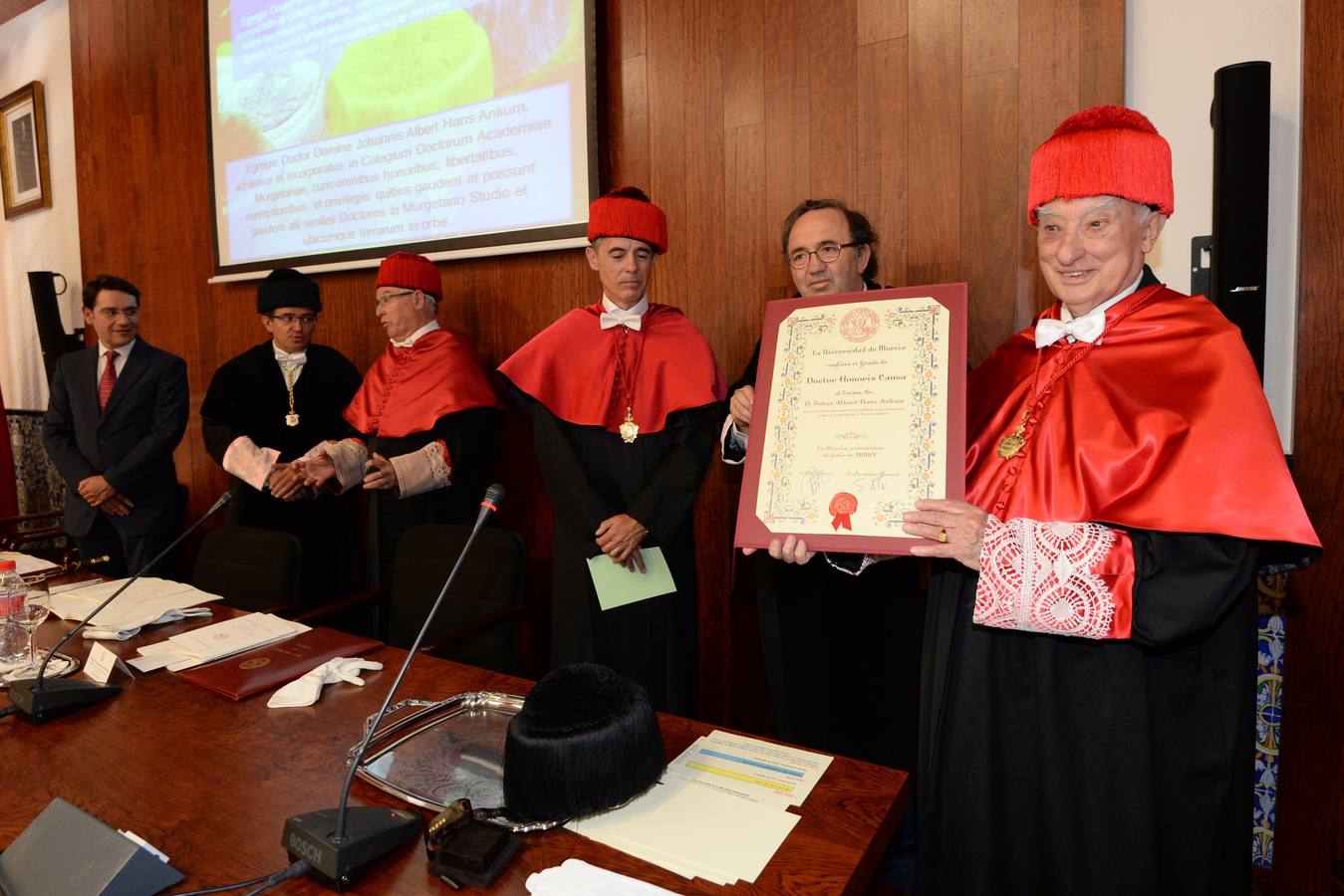 La UMU nombra doctor honoris causa al romanista Hans Ankum