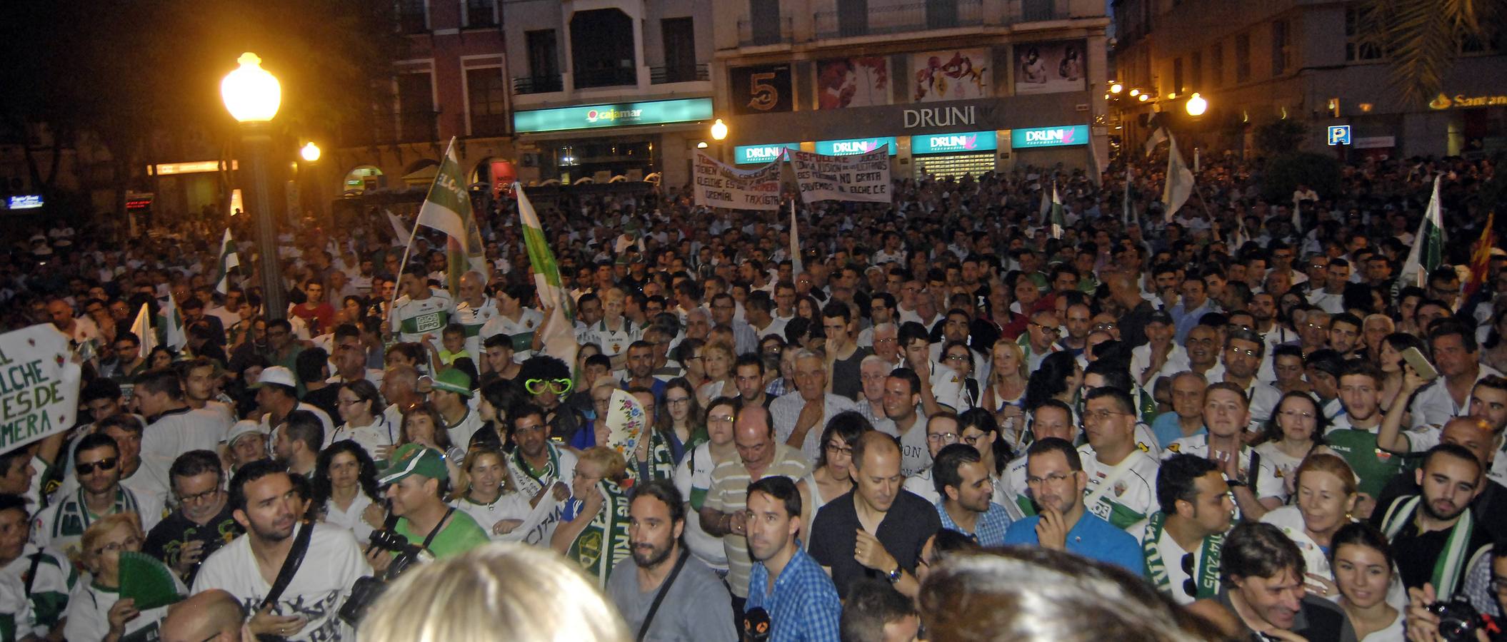 Manifestación por el descenso del Elche CF