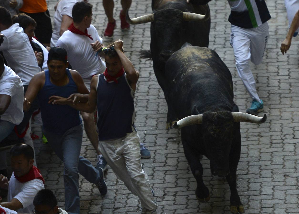 Limpio sexto encierro de Sanfermines