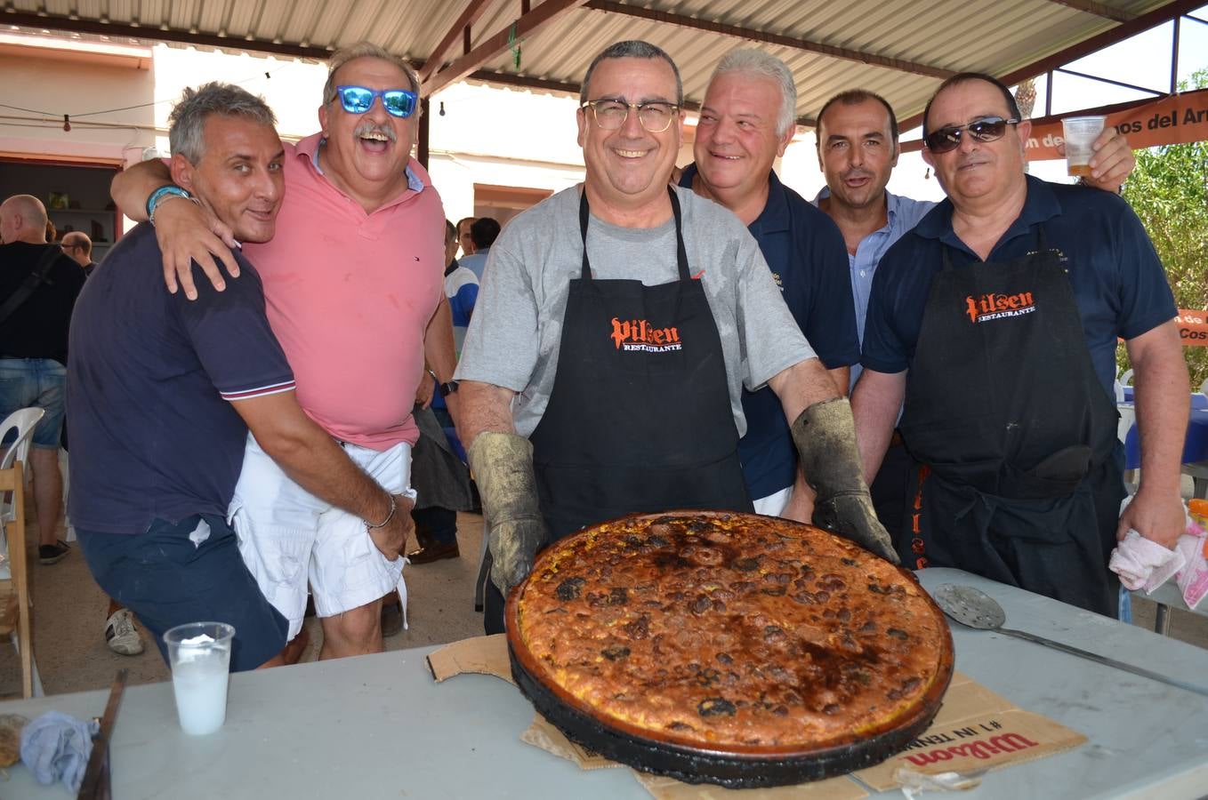 Los &#039;amigos del Arroz con Costra&#039; reúnen a los entes festeros