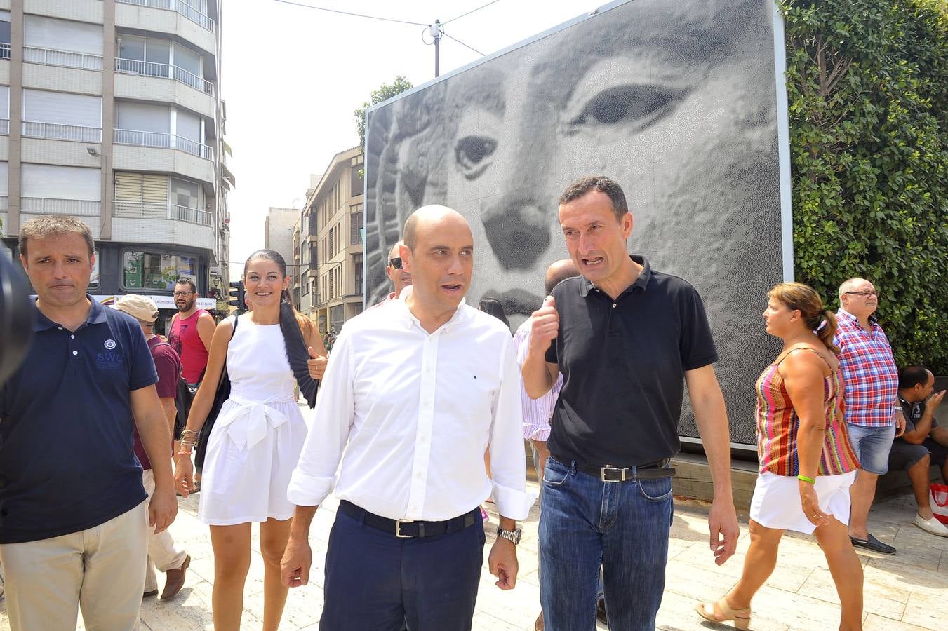 Apertura del racó municipal y mascletá de las Fiestas de Elche