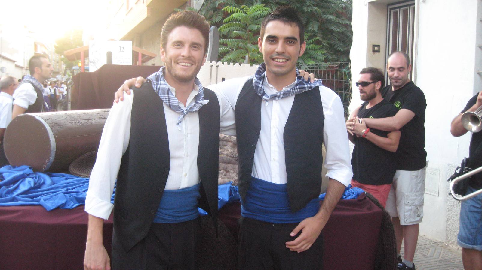 Las carrozas preludian la Cabalgata del Vino