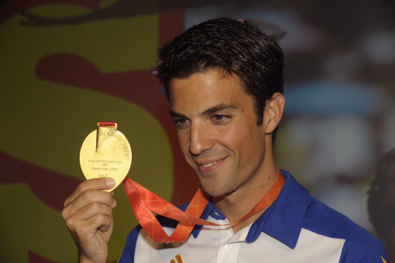 Llano de Brujas celebra con Miguel Ángel López la medalla de oro